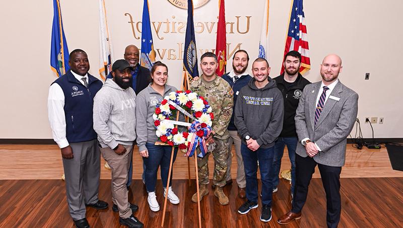 The University’s 退伍军人 Day ceremony honored the dedication and 服务 of the veterans in its community.